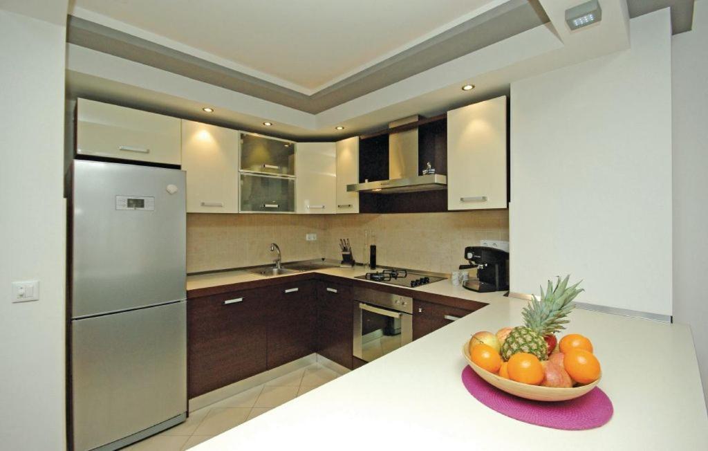Apartment Seasun Макарська Екстер'єр фото